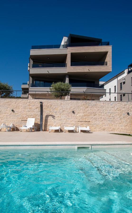 Lijon Apartment